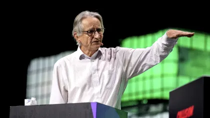 „Nașul AI-ului” face predicții pentru utilizarea tehnologiei în 2026 / Hinton: „Cred că vom vedea o îmbunătățire și mai mare a AI”