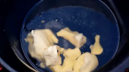 Surpriză: Untura de porc, mai sănătoasă decât uleiul pentru prăjit