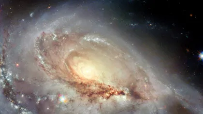 Telescopul Hubble a surprins o galaxie spectaculoasă care ascunde un defect major