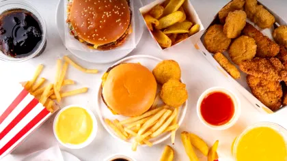 Scanările cerebrale dezvăluie un pericol ascuns în alimentele ultra-procesate