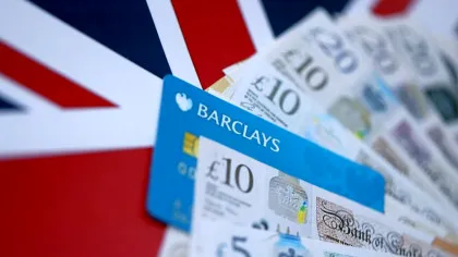 Unul dintre cele mai mari grupuri bancare din Marea Britanie renunță la mii de locuri muncă în favoarea Inteligenței Artificiale