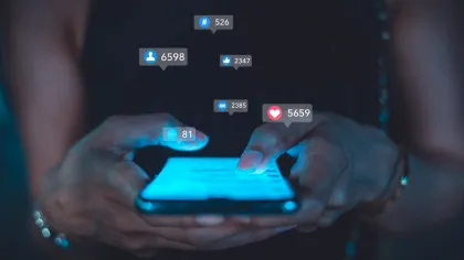 De ce rețelele sociale sunt mai nocive pentru adolescente?