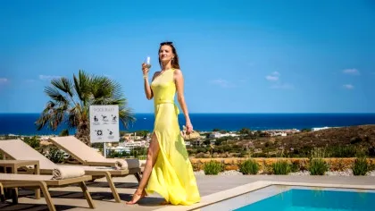 Cum accesorizezi o rochie galbenă pentru evenimente speciale? 12 sfaturi (P)