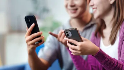 Utilizarea rețelelor de socializare a fost asociată cu o sănătate mintală mai precară la începutul adolescenței