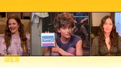 Courteney Cox a intrat în istoria culturii pop în 1985, spunând pentru prima dată cuvântul „menstruație” la televizor