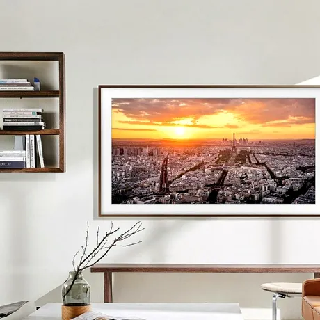 Televizor high-end Samsung The Frame de 125 cm, disponibil cu preț foarte bun într-un magazin