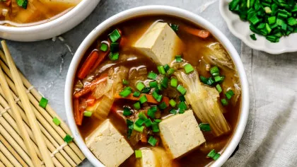 Miso alb sau miso roșu? Diferențe, utilizări și de ce multe rețete nu specifică tipul