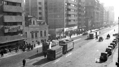 Panica creată de introducerea primului tramvai electric în Bucureşti. Avea culoarea verde. Circulă şi astăzi tot pe acelaşi traseu