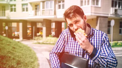 Pauza de prânz de la birou nu trebuie ocolită. Iată de ce