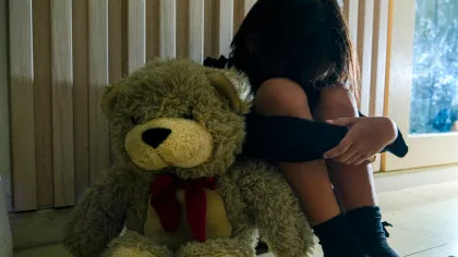 Ce fel de adulți ajung să fie copiii care au fost neglijați emoțional?