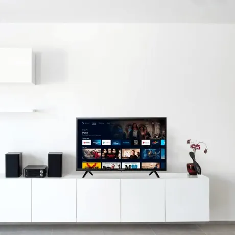 600 de lei: Ce oferă televizorul smart foarte ieftin iFFALCON, disponibil la Carrefour