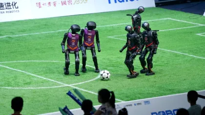 Pentru prima dată, roboți complet autonomi au concurat în meciuri de fotbal