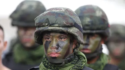 De ce tot mai mulți bărbați se înrolează de bunăvoie în armata Thailandei?