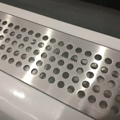 FOTO: Descoperire surprinzătoare făcută de un călător cu ochi de vultur la metrou