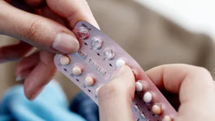Femeile care folosesc pilula contraceptivă mai mult timp ar putea suferi de tumori cerebrale