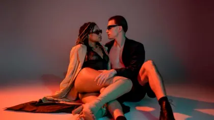 Banc cu femei. – Cât să vă bag?