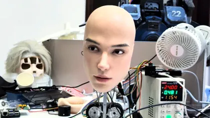 O companie chineză a dezvăluit un cap de robot ultra-realist care imită expresiile faciale umane