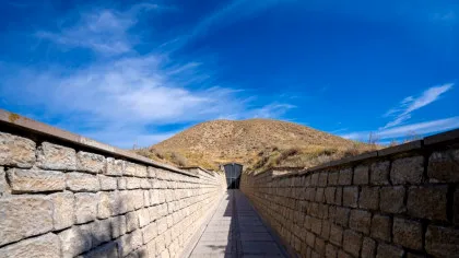 Peste 100 de artefacte descoperite într-un mormânt vechi de 2.800 de ani al unei rude a regelui Midas