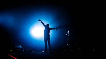 Psihologia muzicii rock: 10 efecte ale muzicii rock asupra creierului confirmate de psihologi