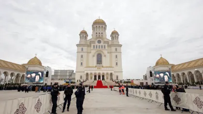 Catedrala Mântuirii Neamului, cea mai citită pagină de către români pe Wikipedia, în luna octombrie