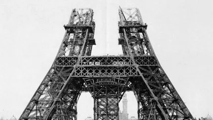 Turnul Eiffel împlineşte astăzi 137 de ani