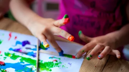 Elevii cu venituri mici nu sunt încurajați spre cariere creative, considerate „riscante”, arată un raport