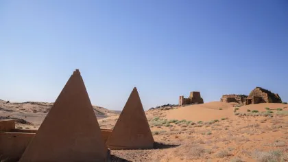 Piramidele din Meroe, unice în lume prin arhitectura lor, în pericol din cauza războiului din Sudan