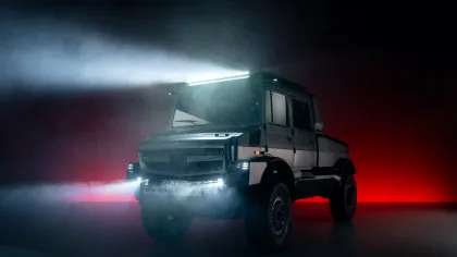FOTO Mercedes-Benz prezintă o versiune de lux pentru Unimog / Modelul are un nou motor diesel în 6 cilindri și un interior revizuit