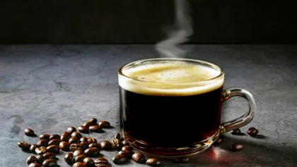 Cafeaua poate afecta tratamentele medicamentoase. Un farmacist explică de ce!