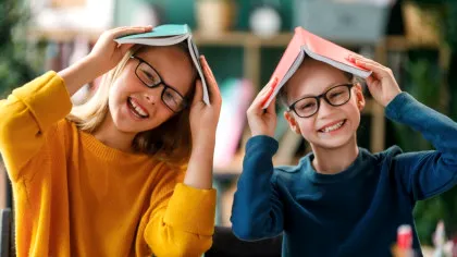 Un nivel de educație mai ridicat reduce riscul de demență decenii mai târziu