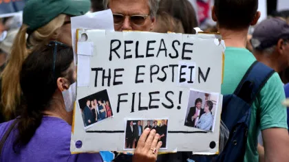 Dosarele Epstein, o amenințare politică tot mai apăsătoare pentru Donald Trump