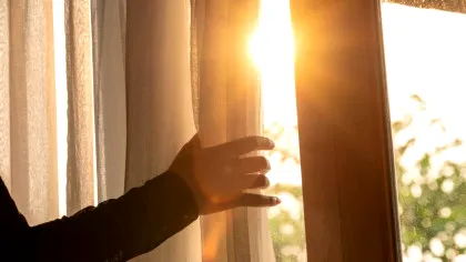 De ce dormitul mai mult în weekend poate fi sănătos?