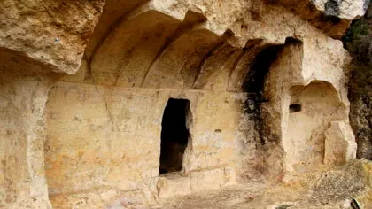 O societate medievală a rezistat timp de secole, ascunsă în stânci în nordul Spaniei