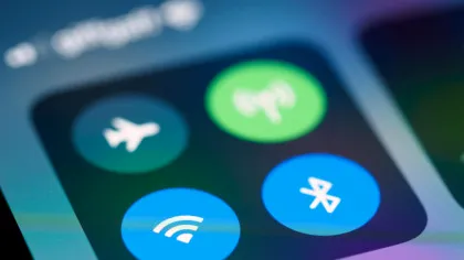 De ce este recomandat să dezactivezi WiFi-ul telefonului atunci când pleci de acasă