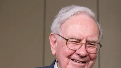 Warren Buffett și cele 5 cărți care te pot transforma. Lecții pentru viață și investiții