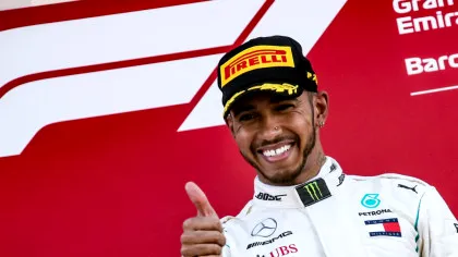 Lewis Hamilton: șapte titluri mondiale în Formula 1, o băutură fără alcool și bătălia cu depresia