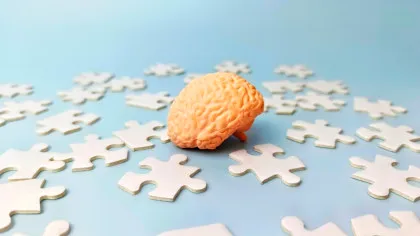 De ce tot mai mulți tineri au impresia că memoria lor s-a înrăutățit? Ce observă neurologii și psihologii în ultimii ani