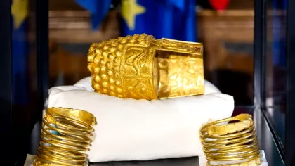 Coiful de la Coțofenești și brățările dacice, predate oficial autorităților din România