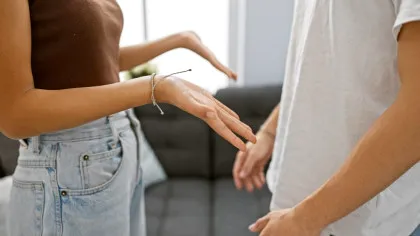 Gesturile simple care te pot face mai convingător