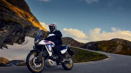 Honda brevetează un sistem de asistență al direcției pentru evitarea accidentelor pe motocicletă