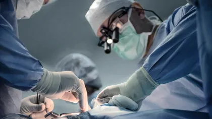 Premieră în medicină! Rinichiul de porc transplantat unui bărbat a funcționat aproape nouă luni