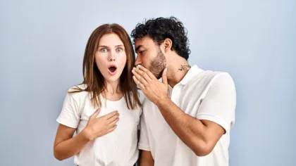 Cât mai costă o bârfă? Iată femeia care a făcut avere din secrete!