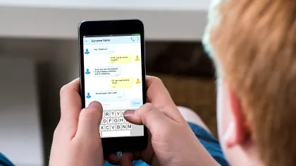 OpenAI și Anthropic introduc măsuri pentru identificarea minorilor / ChatGPT va aplica ghiduri speciale pentru adolescenți