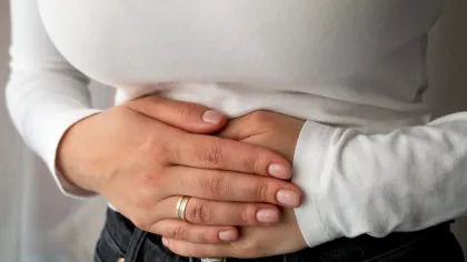 Motivul simplu pentru senzația de balonare de dimineață, explicat de un nutriționist