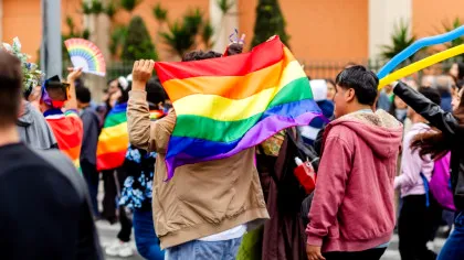 Terapiile de conversie pentru persoanele LGBT+ ar putea fi interzise în Anglia și Țara Galilor