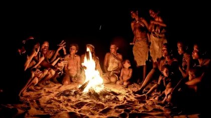 Poveștile spuse la un foc de tabără ar fi declanșat evoluția limbajului uman