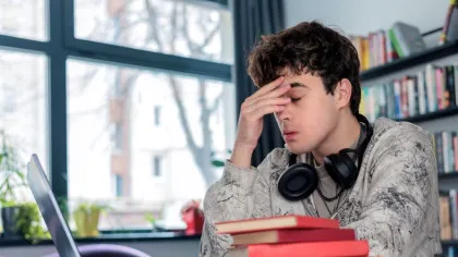 Autocontrolul se maturizează mai târziu decât memoria de lucru în adolescență, arată o analiză amplă