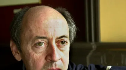Billy Collins, poetul care a demonstrat că și o ceașcă de cafea poate deveni poezie