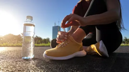 Te încăpățânezi să faci sport pe caniculă? Iată cum să faci exerciții fizice în siguranță pe căldură extremă