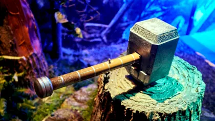 Un tezaur viking, vechi de 1.000 de ani, conține un pandantiv care ar putea fi ciocanul lui Thor